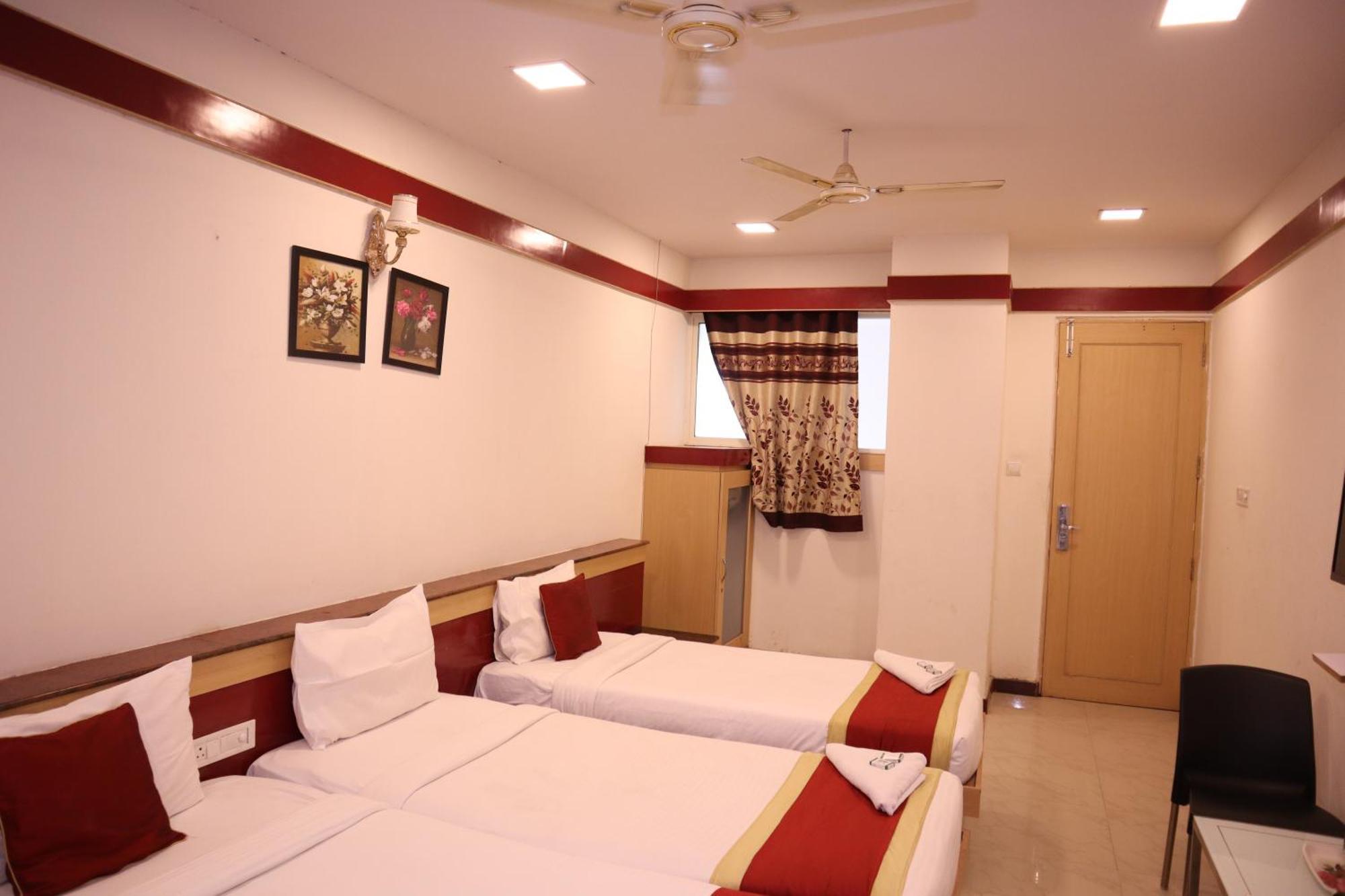 Sri Sai Ram Suites Bangalore Luaran gambar