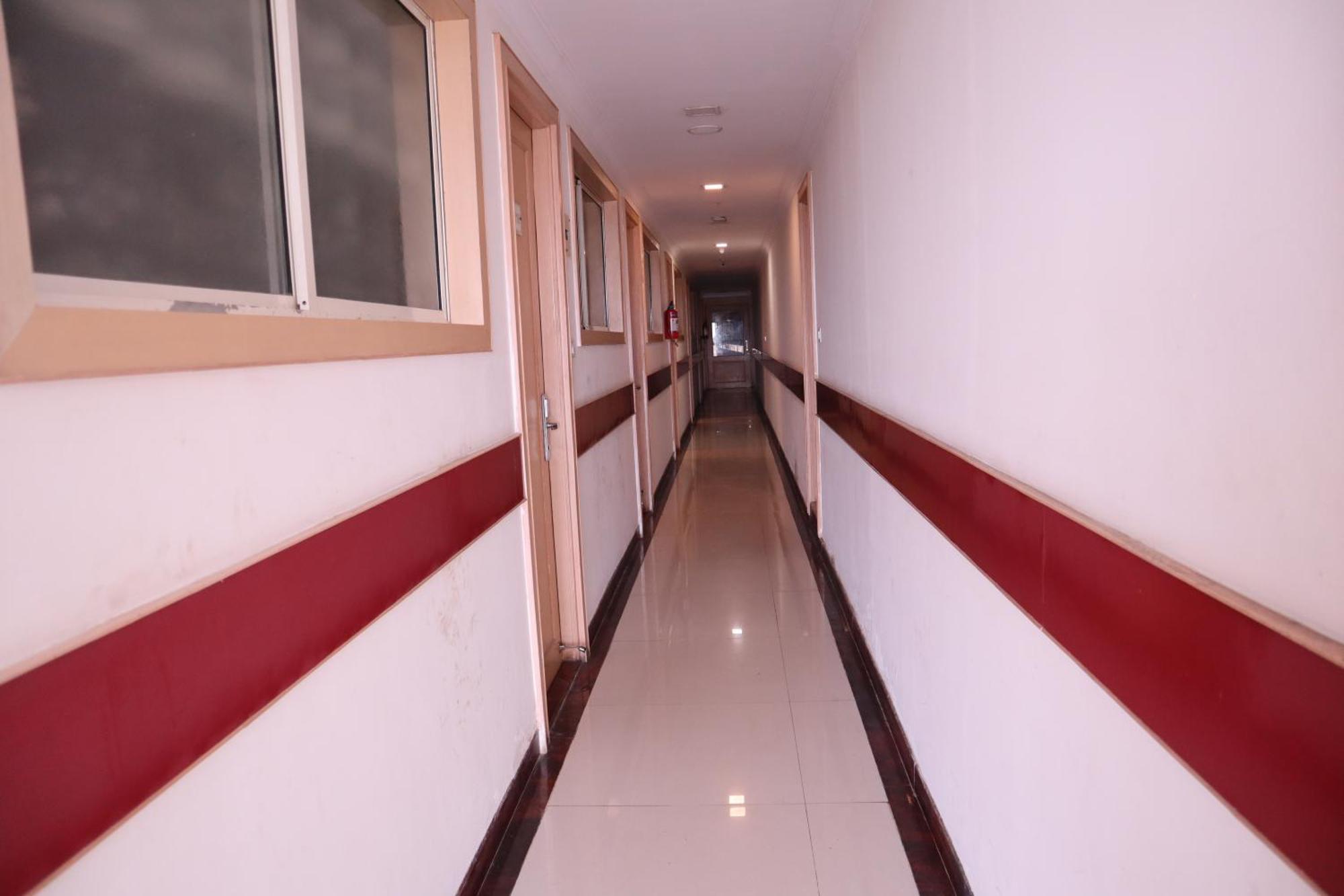 Sri Sai Ram Suites Bangalore Luaran gambar
