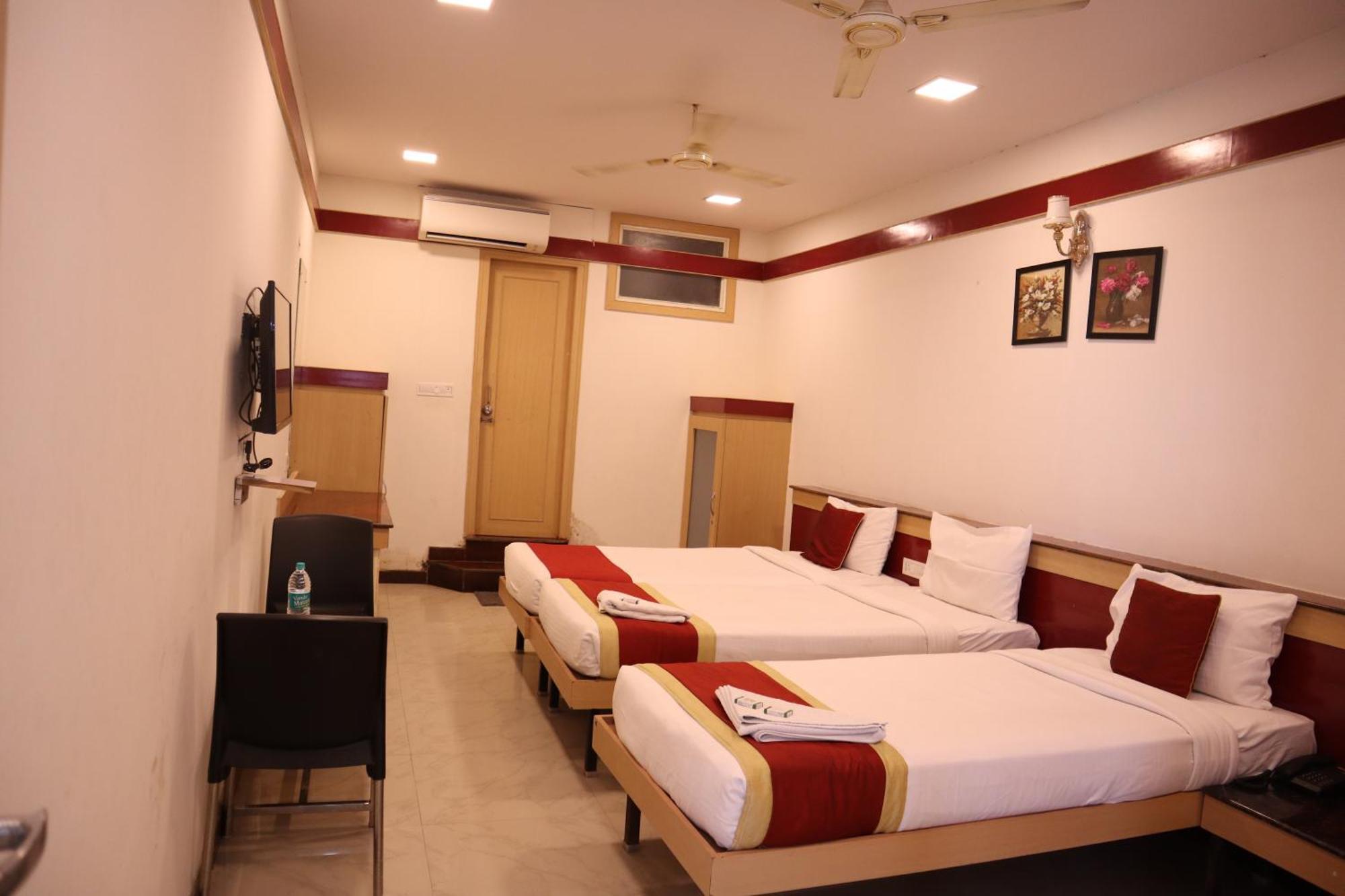 Sri Sai Ram Suites Bangalore Luaran gambar