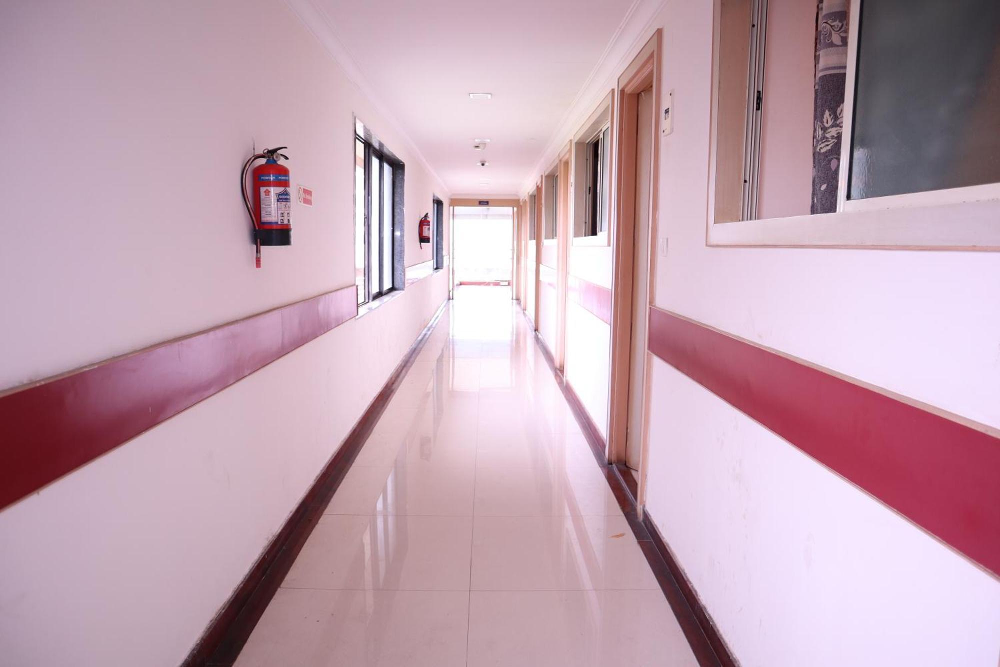Sri Sai Ram Suites Bangalore Luaran gambar