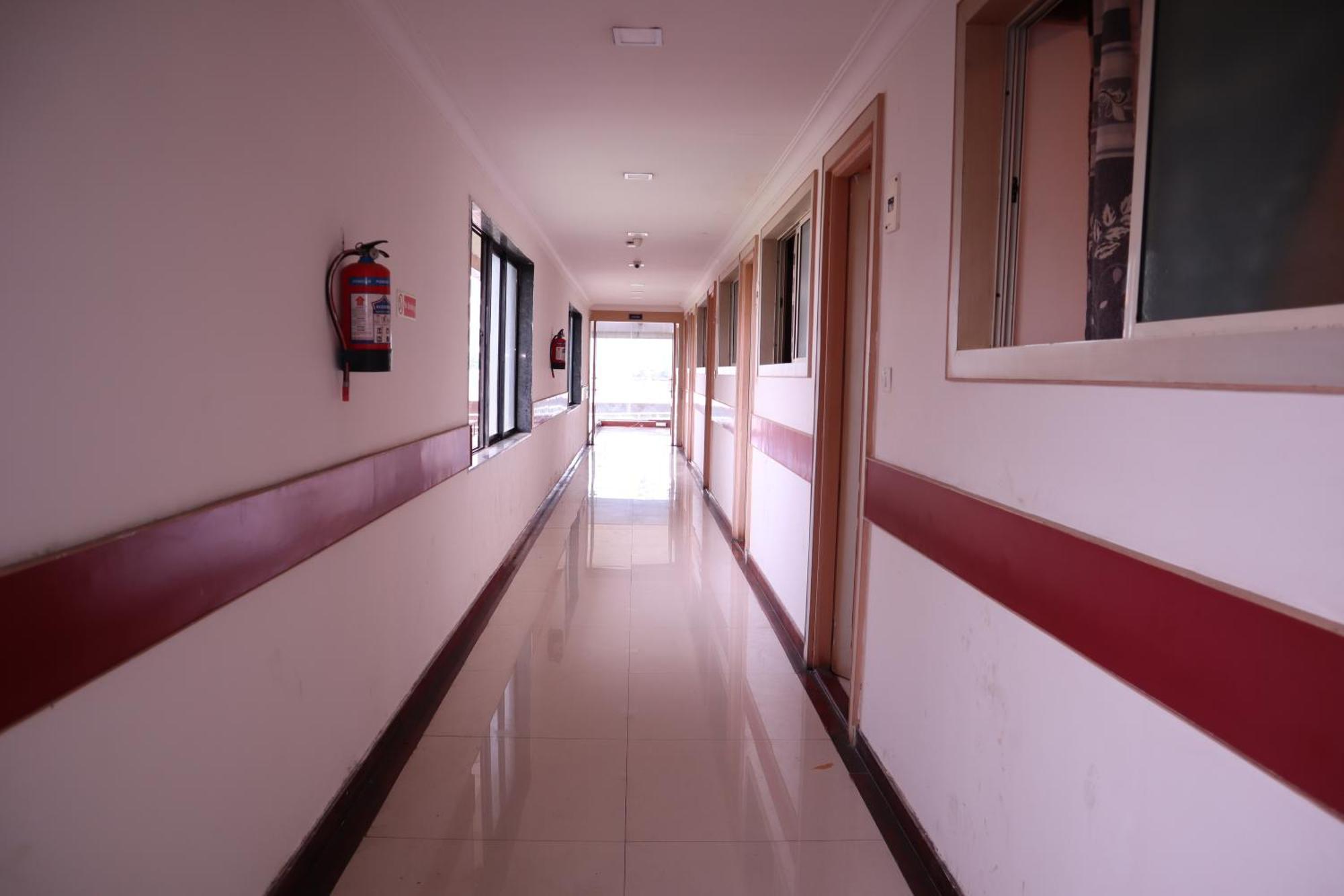 Sri Sai Ram Suites Bangalore Luaran gambar