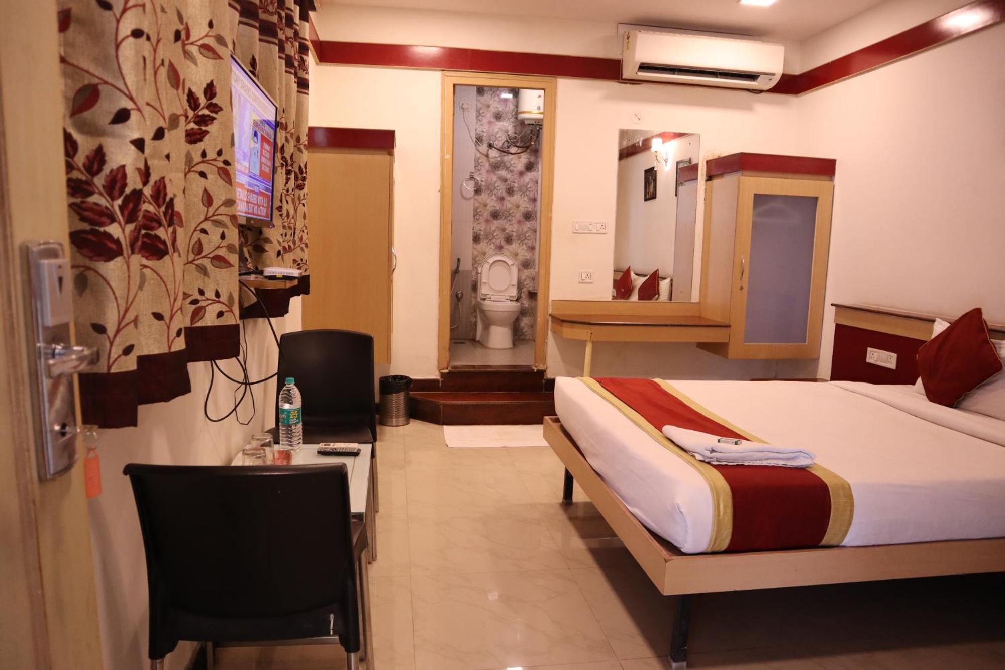 Sri Sai Ram Suites Bangalore Luaran gambar