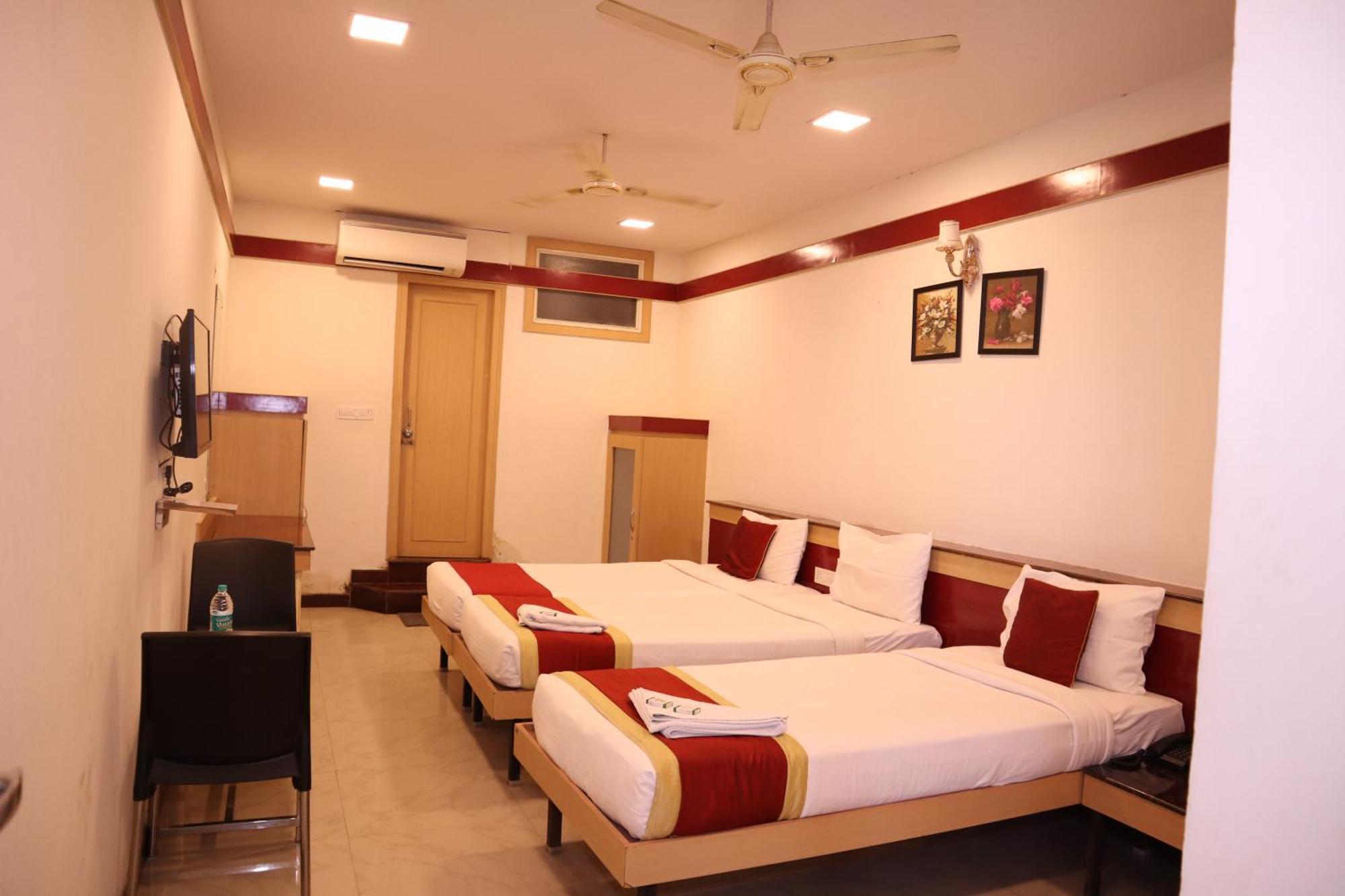 Sri Sai Ram Suites Bangalore Luaran gambar