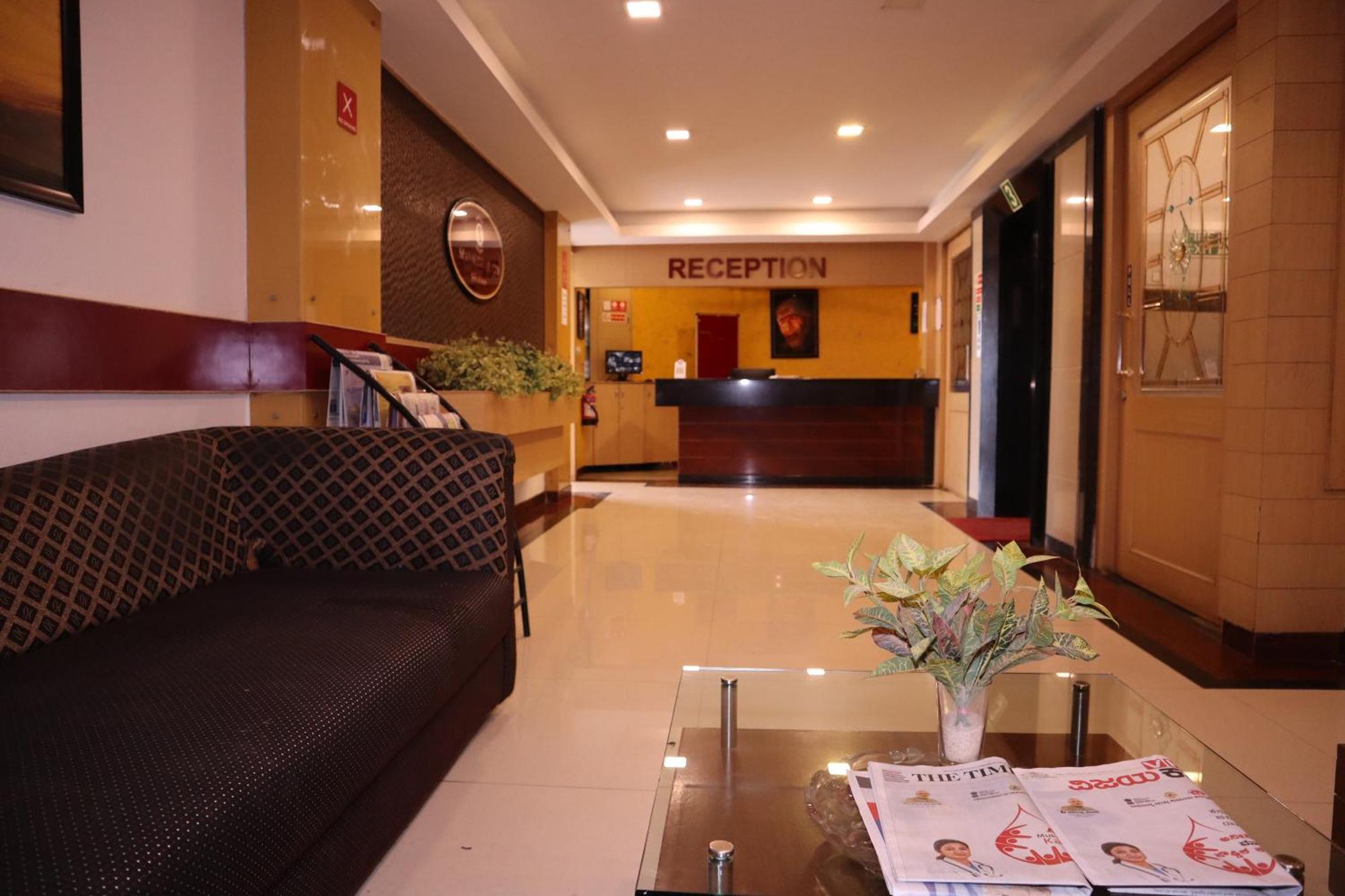 Sri Sai Ram Suites Bangalore Luaran gambar