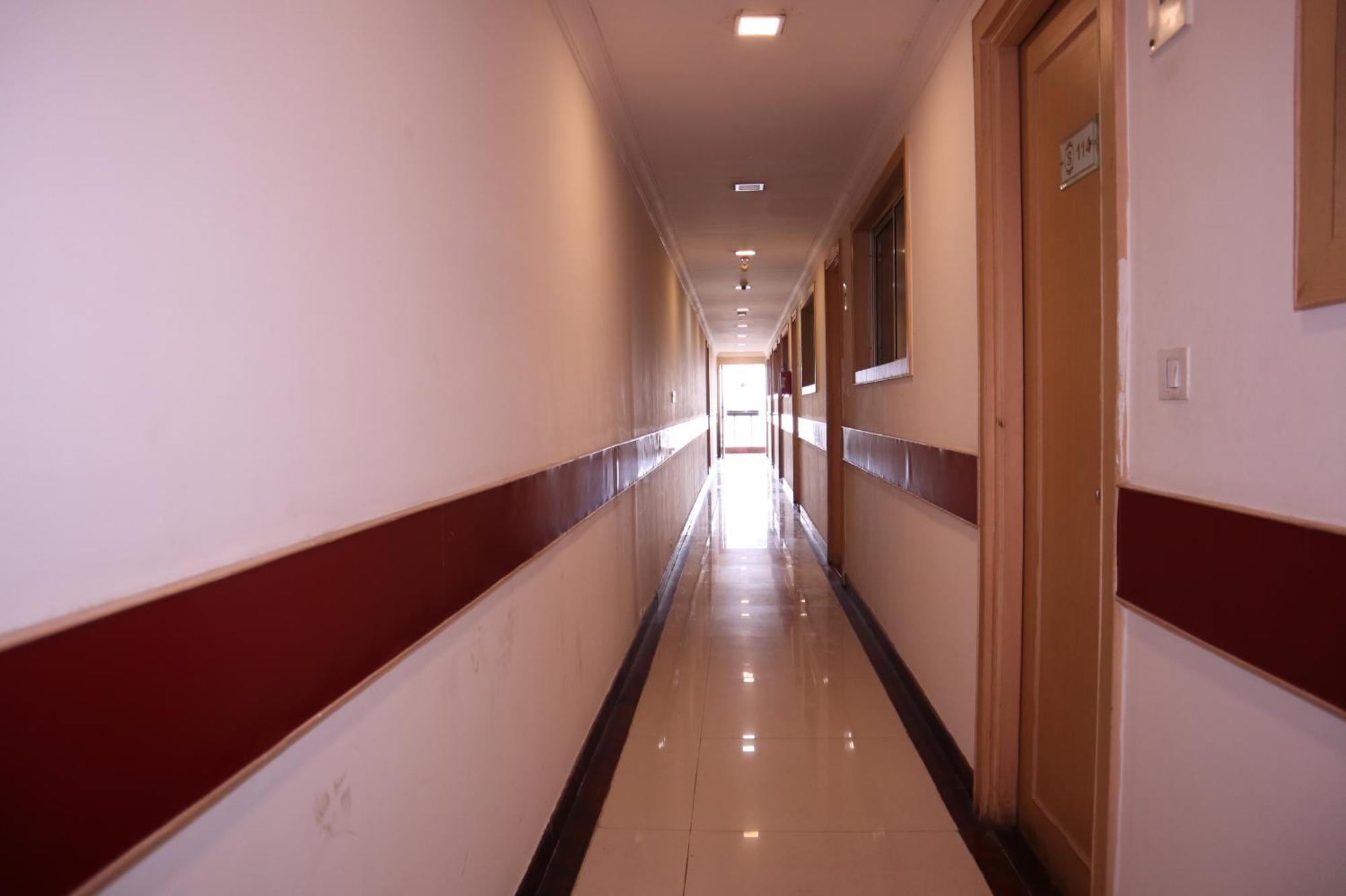 Sri Sai Ram Suites Bangalore Luaran gambar