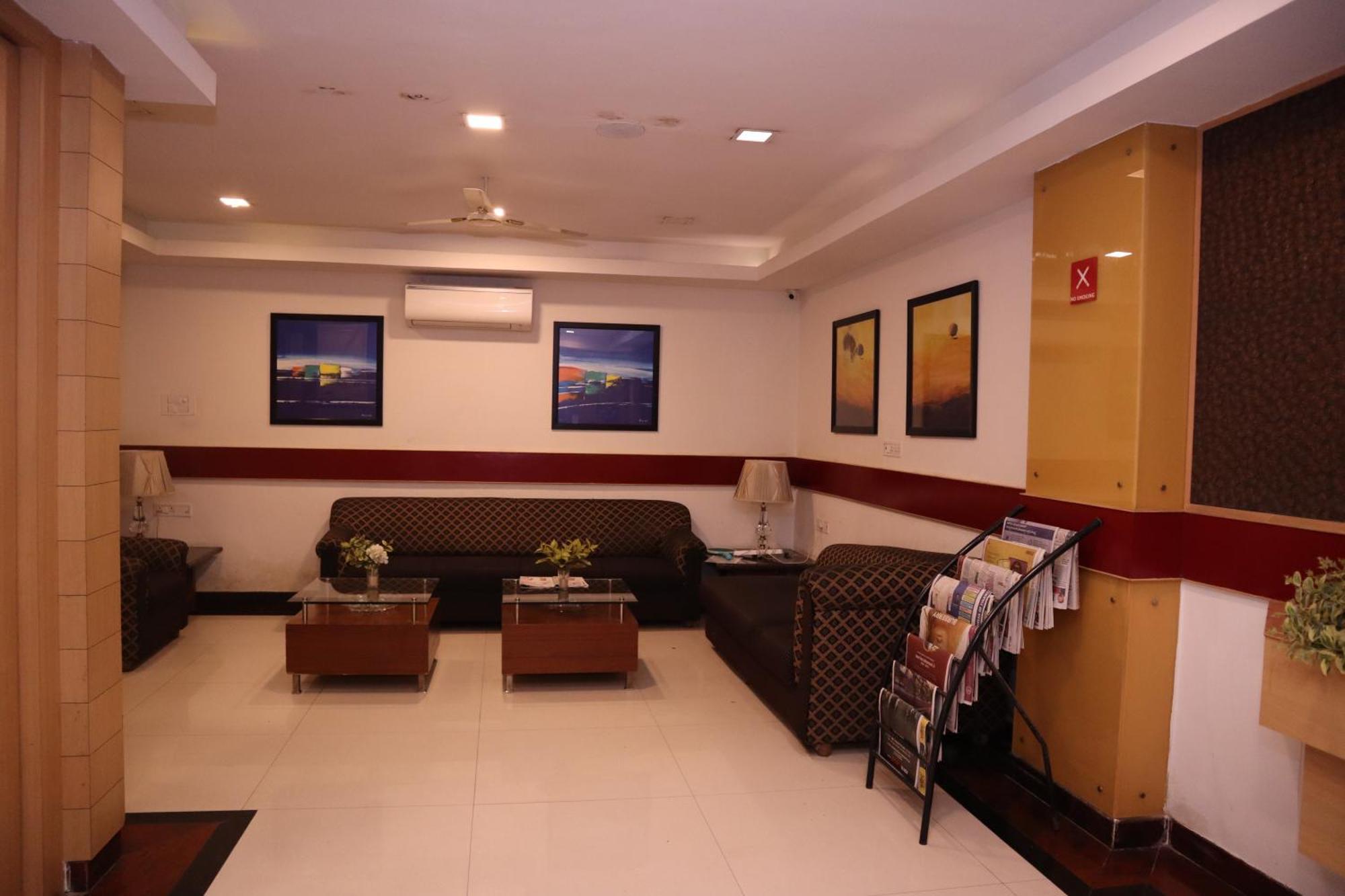 Sri Sai Ram Suites Bangalore Luaran gambar