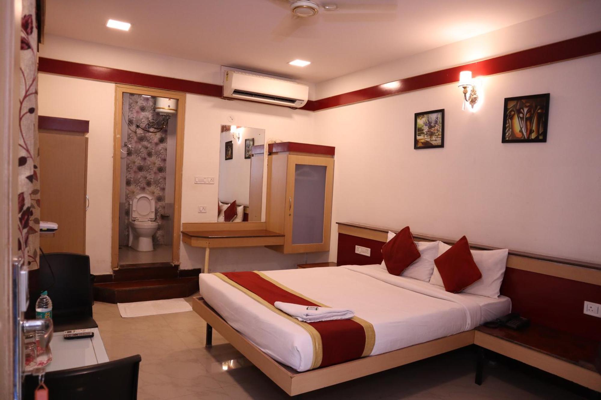 Sri Sai Ram Suites Bangalore Luaran gambar