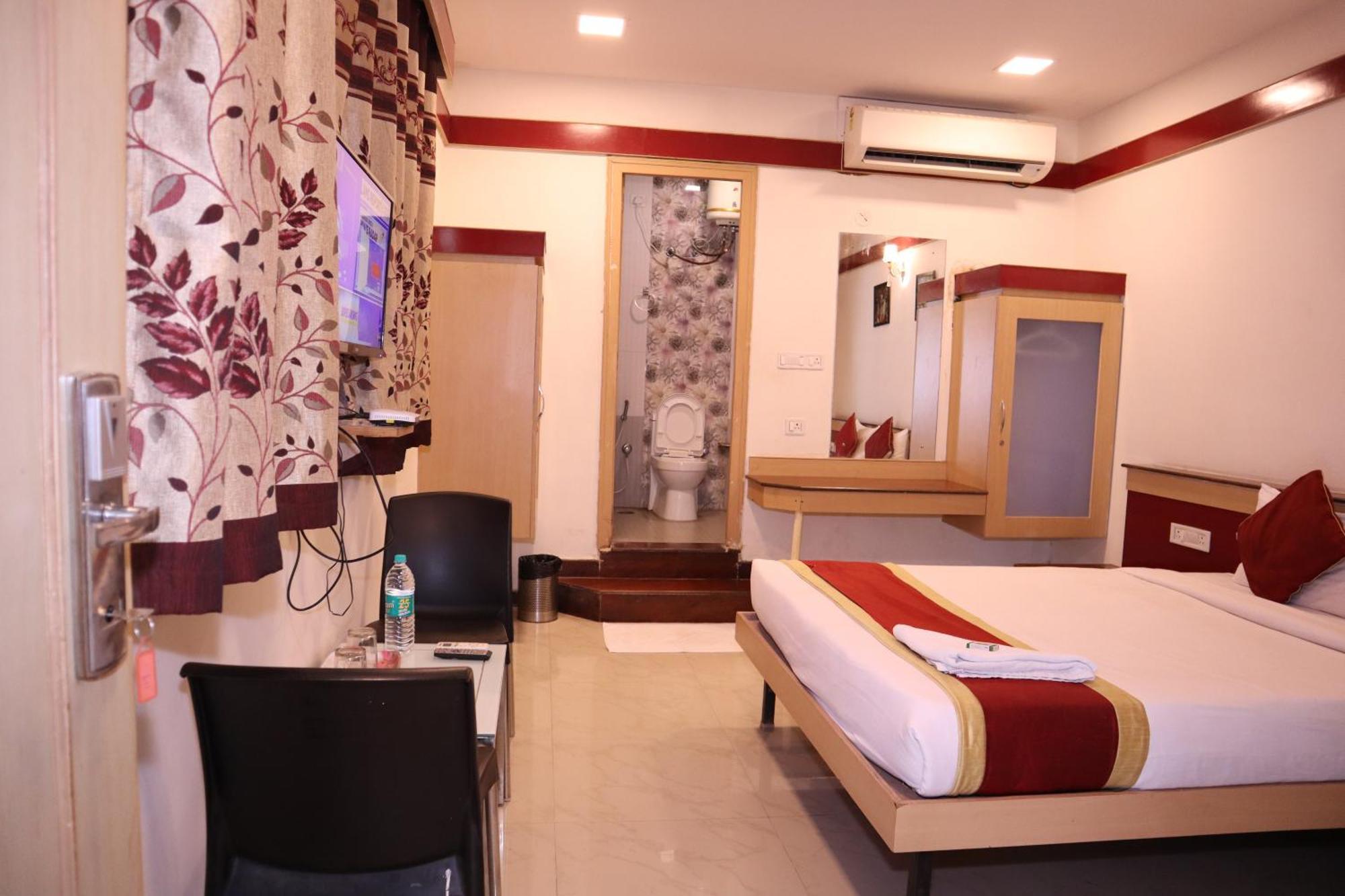 Sri Sai Ram Suites Bangalore Luaran gambar