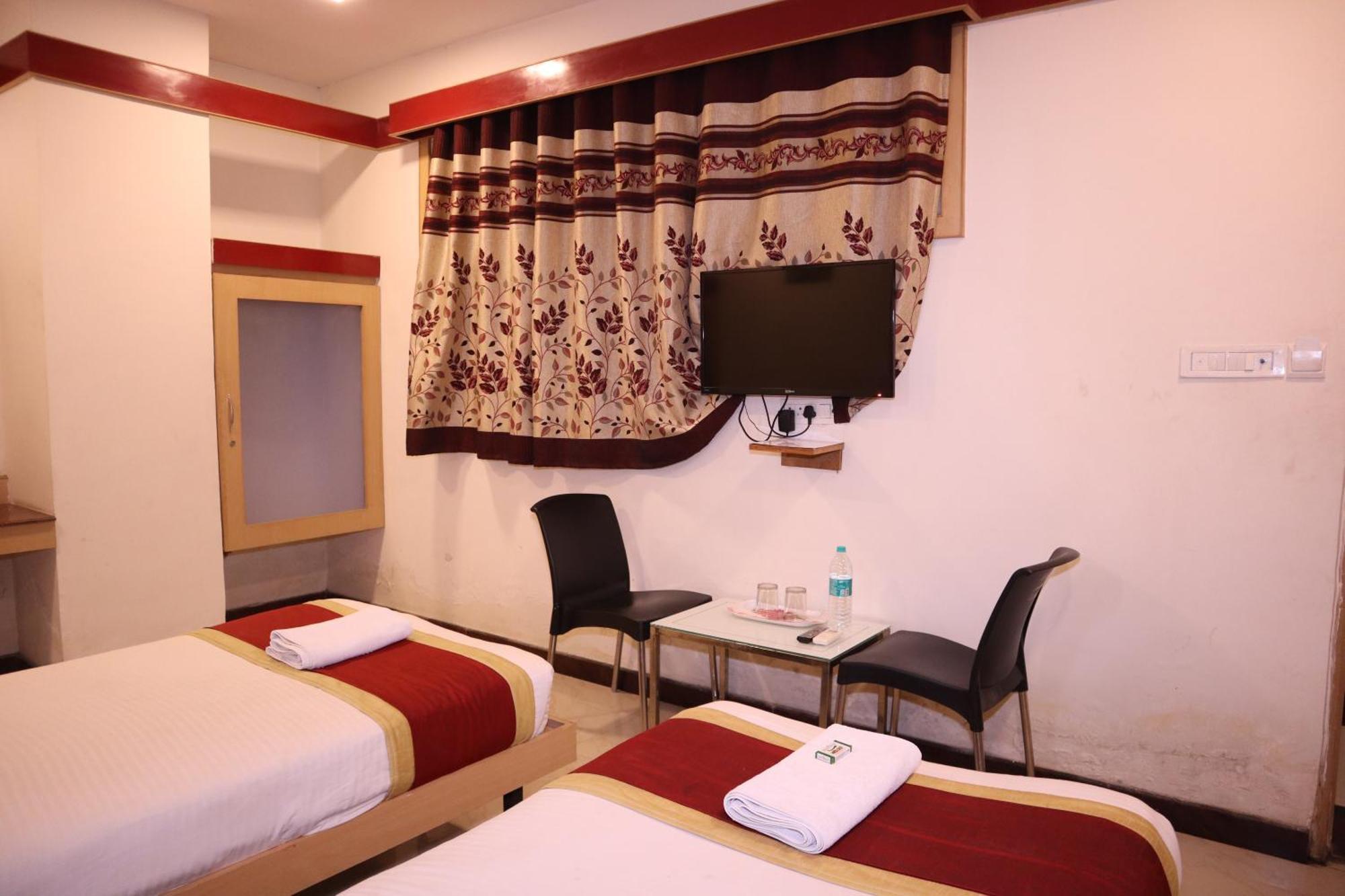 Sri Sai Ram Suites Bangalore Luaran gambar