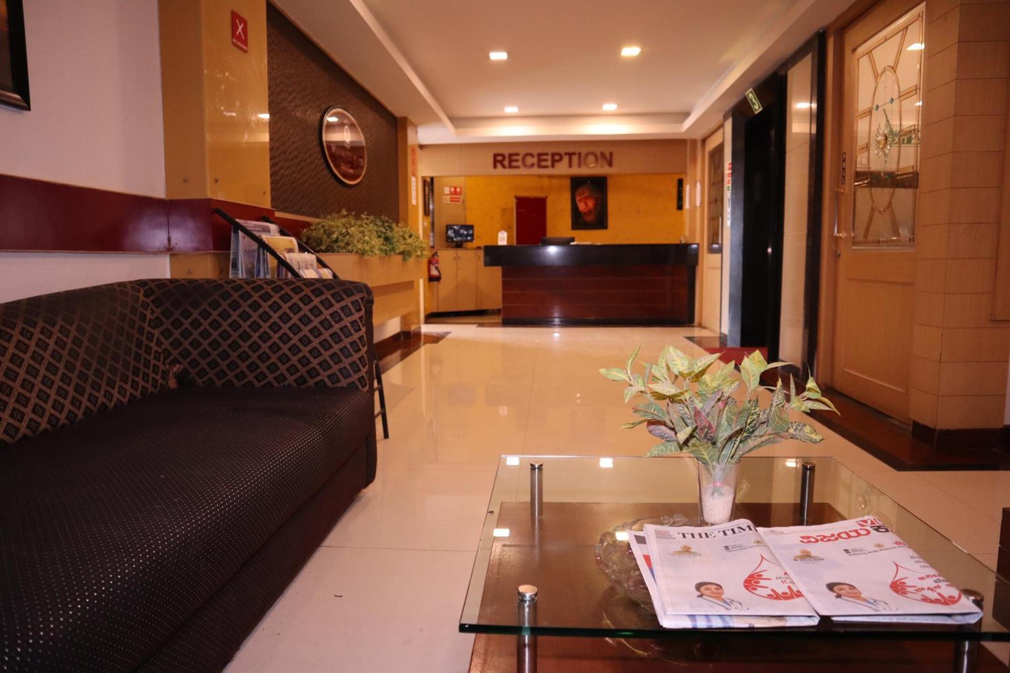 Sri Sai Ram Suites Bangalore Luaran gambar