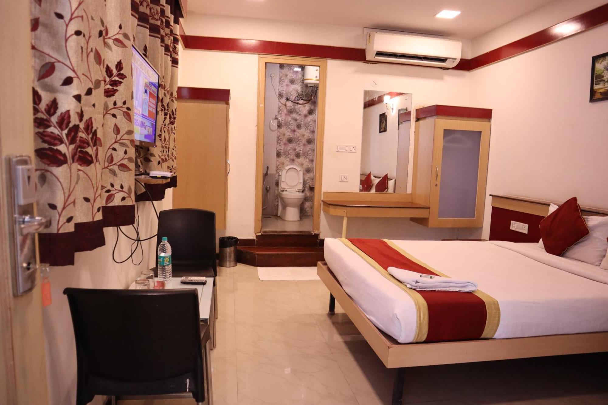 Sri Sai Ram Suites Bangalore Luaran gambar