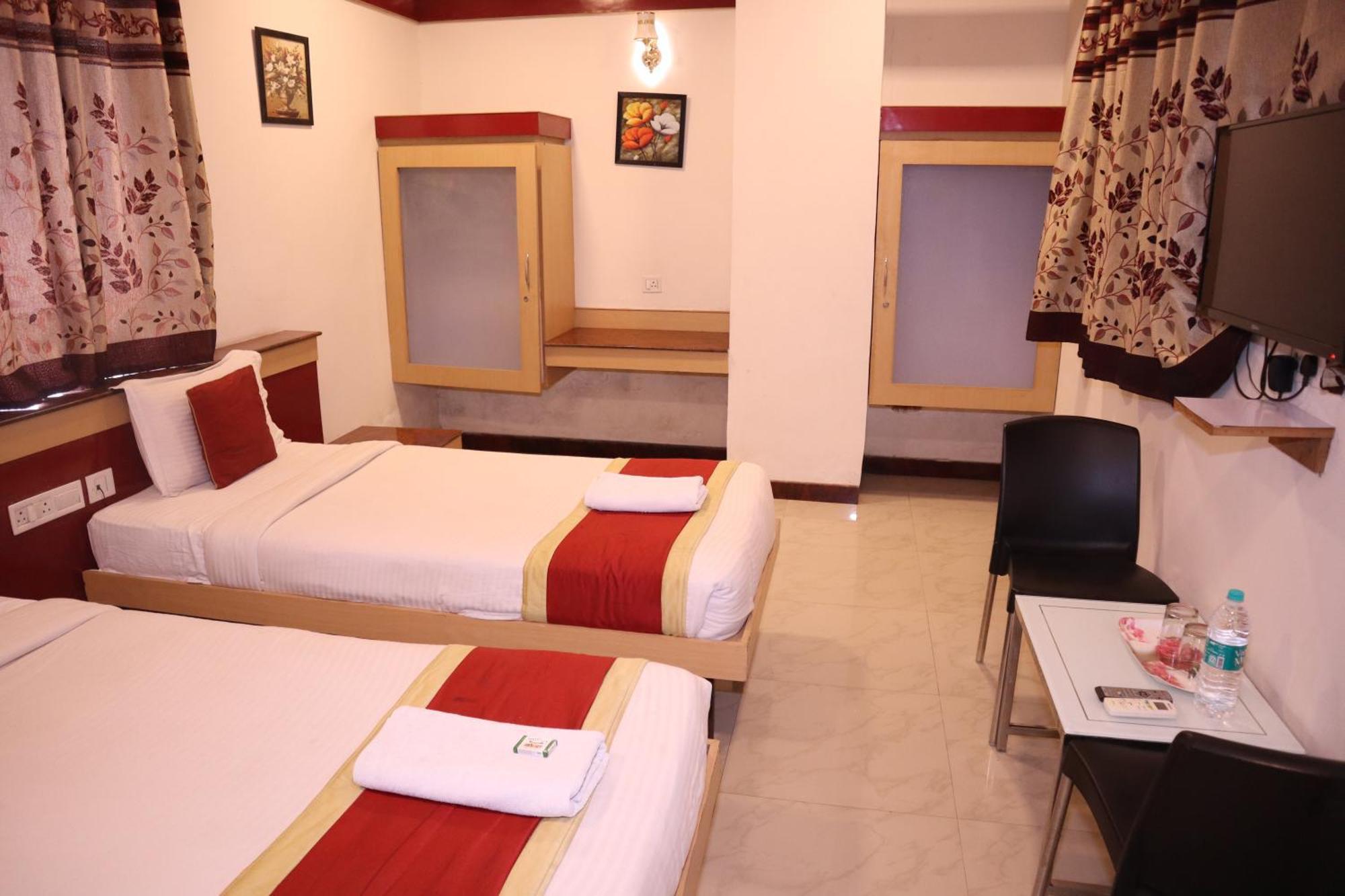 Sri Sai Ram Suites Bangalore Luaran gambar