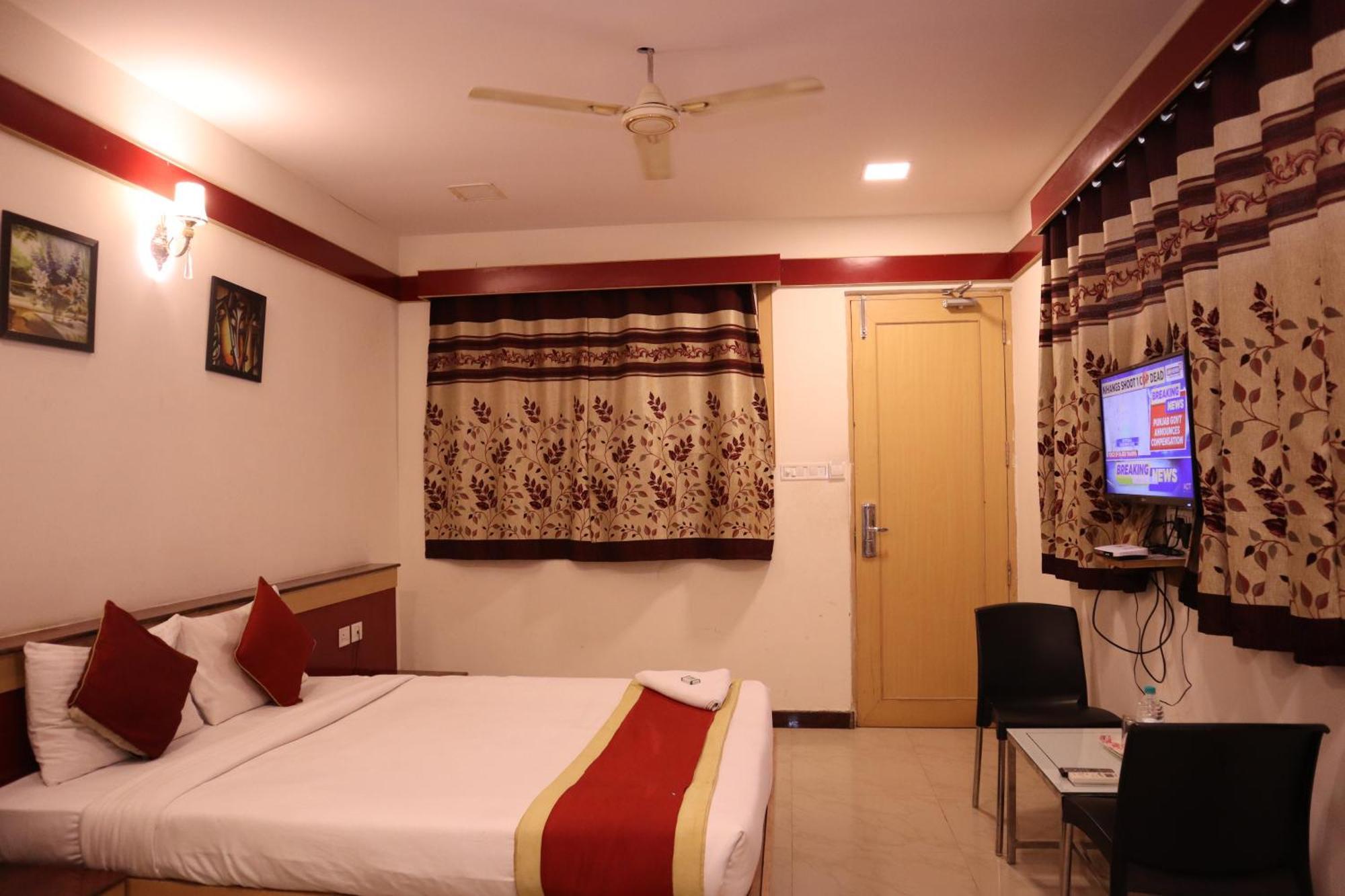 Sri Sai Ram Suites Bangalore Luaran gambar