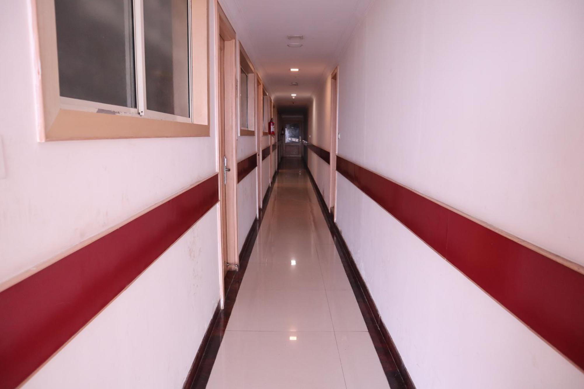 Sri Sai Ram Suites Bangalore Luaran gambar