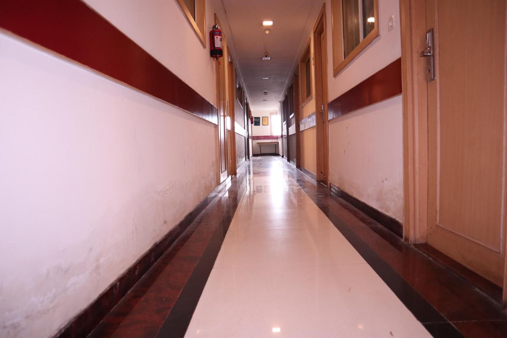 Sri Sai Ram Suites Bangalore Luaran gambar